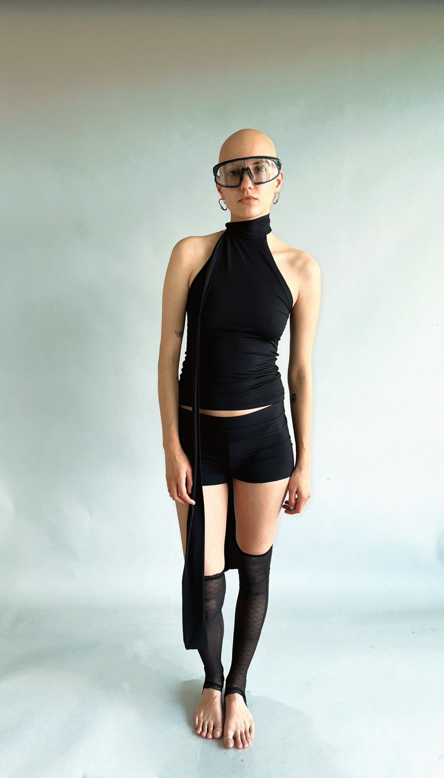 ALÍEN HALTER TOP NGO